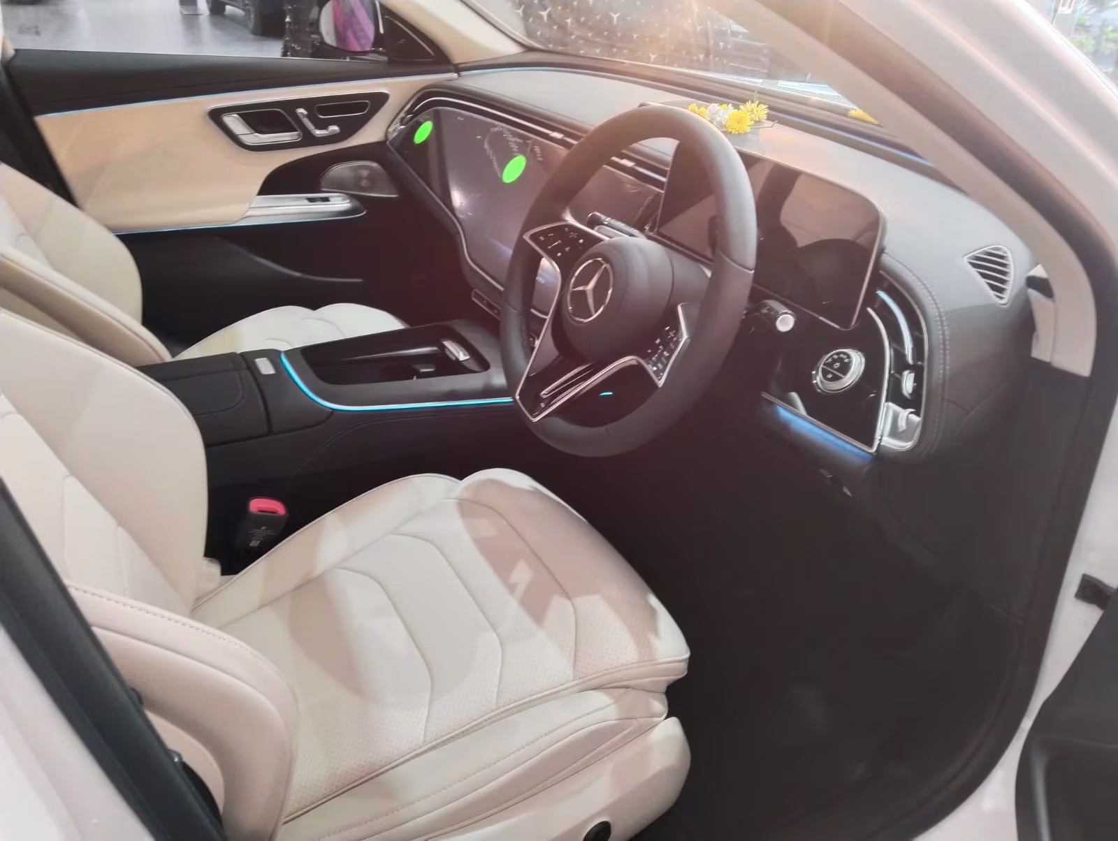 Mercedes-Benz E-Class gallery 3