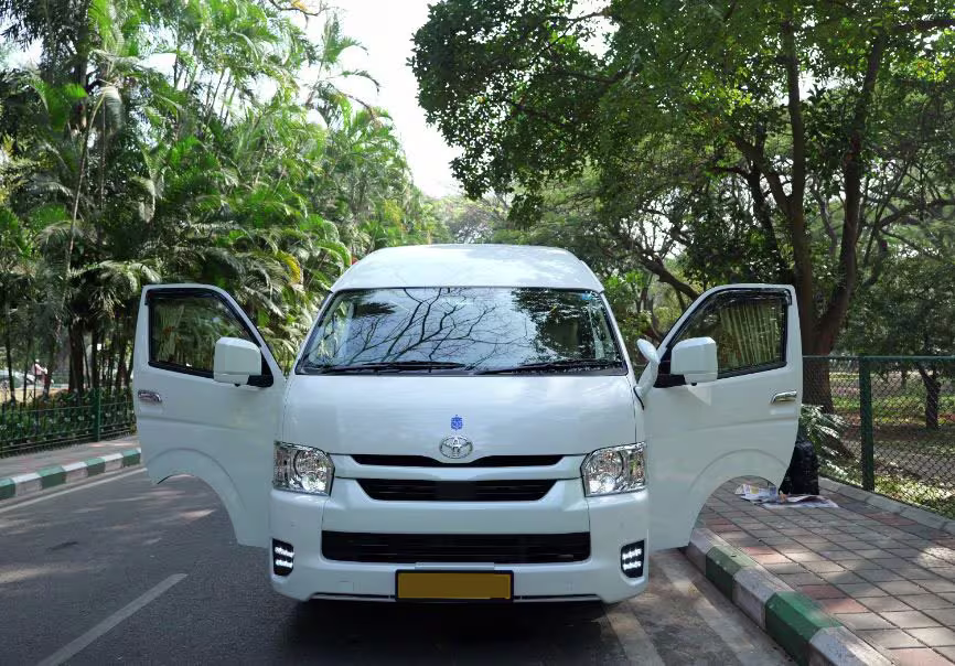 Toyota Commuter gallery 6