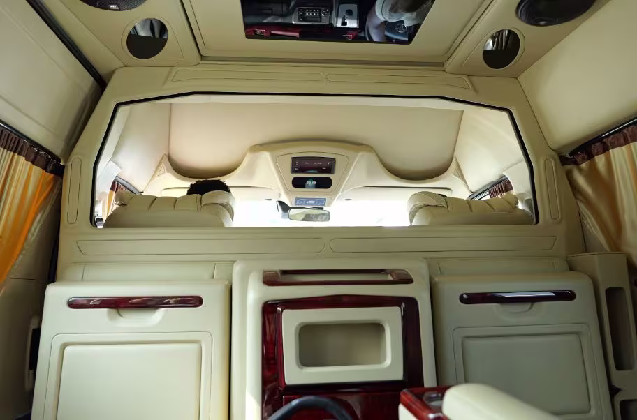 Toyota Commuter gallery 8