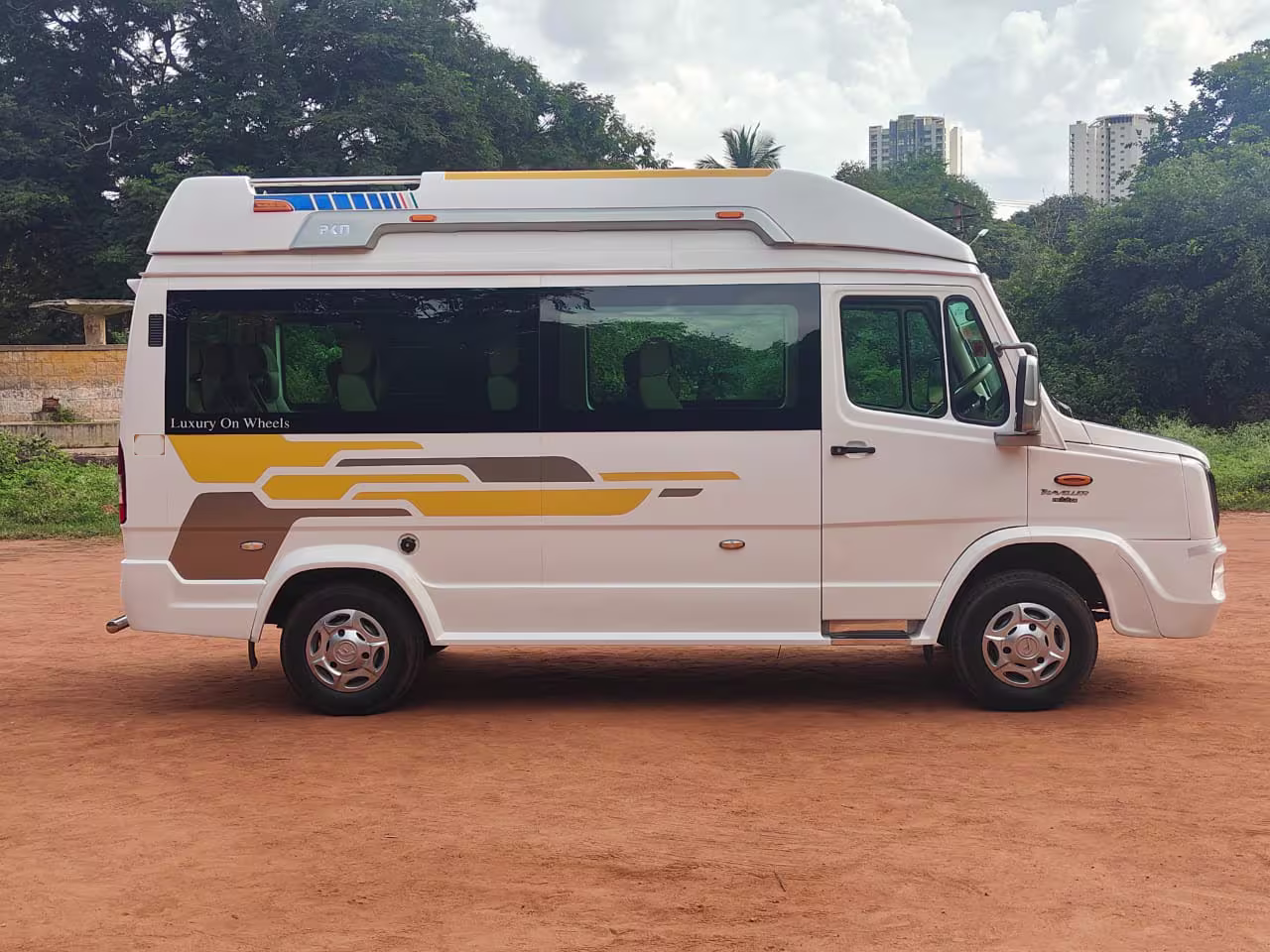 TT 9 Seater gallery 4